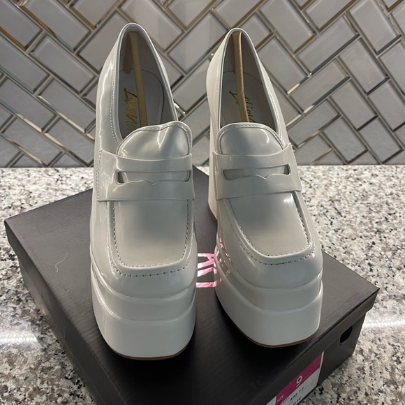 White Platform High Heel Loafers 🤍 - Picture 7 of 7